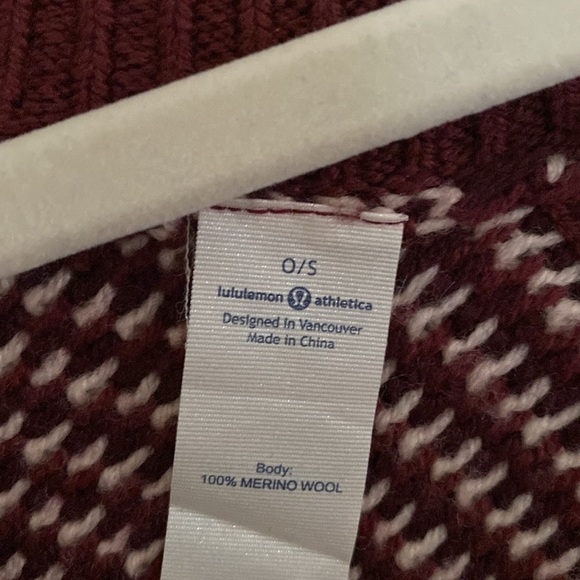 EUC Lululemon On the Go Scarf | Butter Pink/Bordeaux Drama/Wine Berry | One Size - Picture 8 of 12